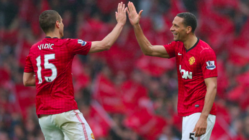 是他们背后 是他们背后